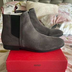 Brand new Hugo Boss suede boots men’s size 11